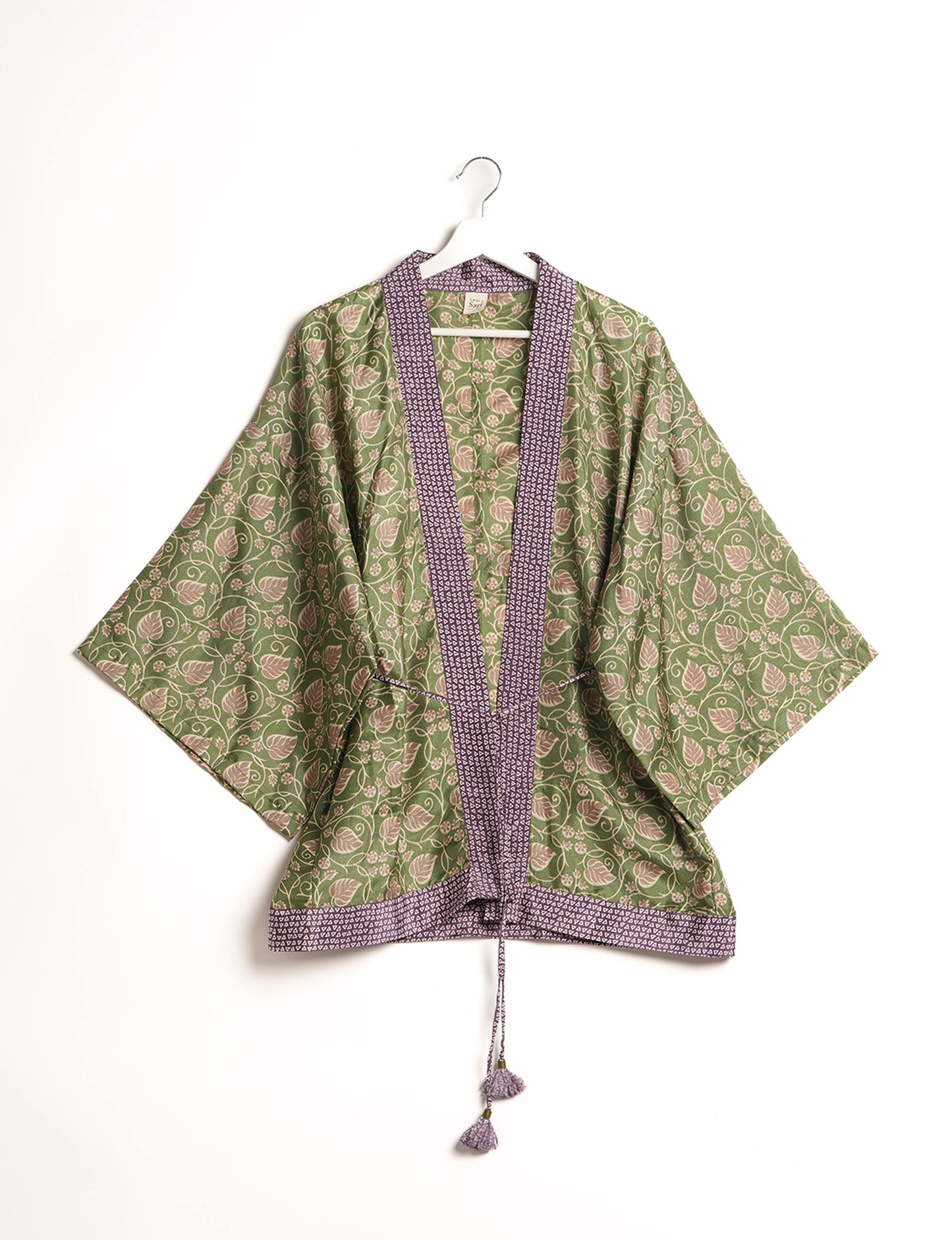 Chic and versatile KIMONO ROBE PRINT with a belt and loose straight-line sleeves. Throw it over swimwear, a t-shirt and shorts, leggings, or jeans for an instant style upgrade. Embrace fashionable versatility with this statement piece.