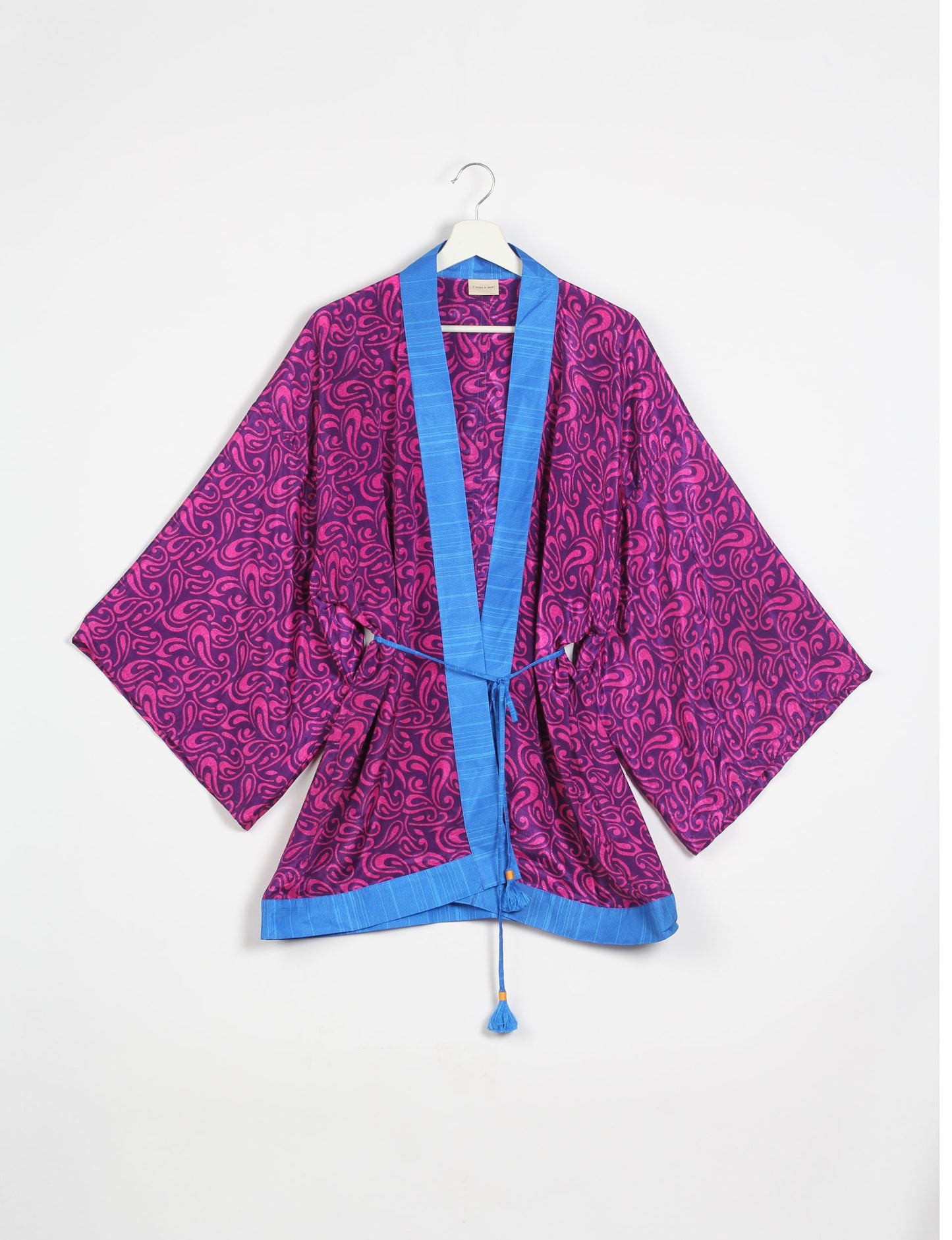 Chic and versatile KIMONO ROBE PRINT with a belt and loose straight-line sleeves. Throw it over swimwear, a t-shirt and shorts, leggings, or jeans for an instant style upgrade. Embrace fashionable versatility with this statement piece.