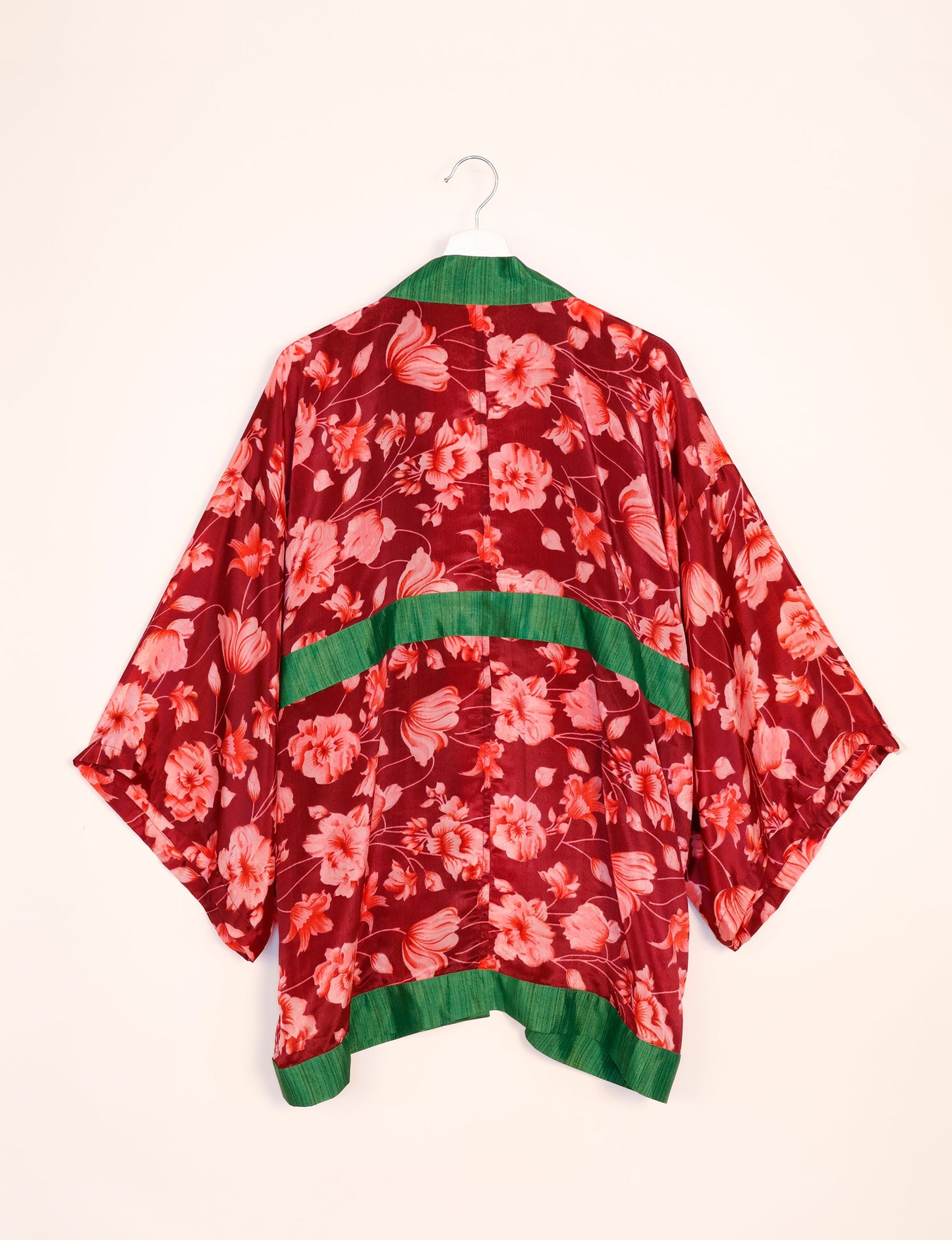 Chic and versatile KIMONO ROBE PRINT with a belt and loose straight-line sleeves. Throw it over swimwear, a t-shirt and shorts, leggings, or jeans for an instant style upgrade. Embrace fashionable versatility with this statement piece.