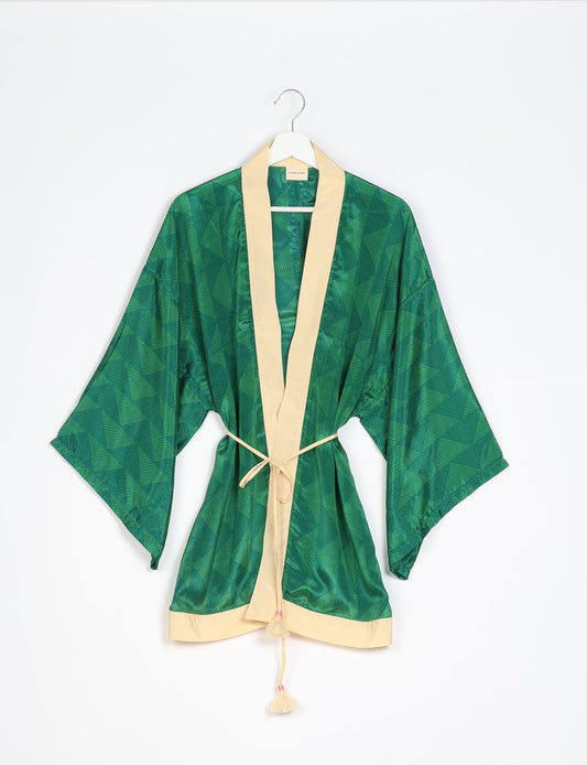 Chic and versatile KIMONO ROBE PRINT with a belt and loose straight-line sleeves. Throw it over swimwear, a t-shirt and shorts, leggings, or jeans for an instant style upgrade. Embrace fashionable versatility with this statement piece.