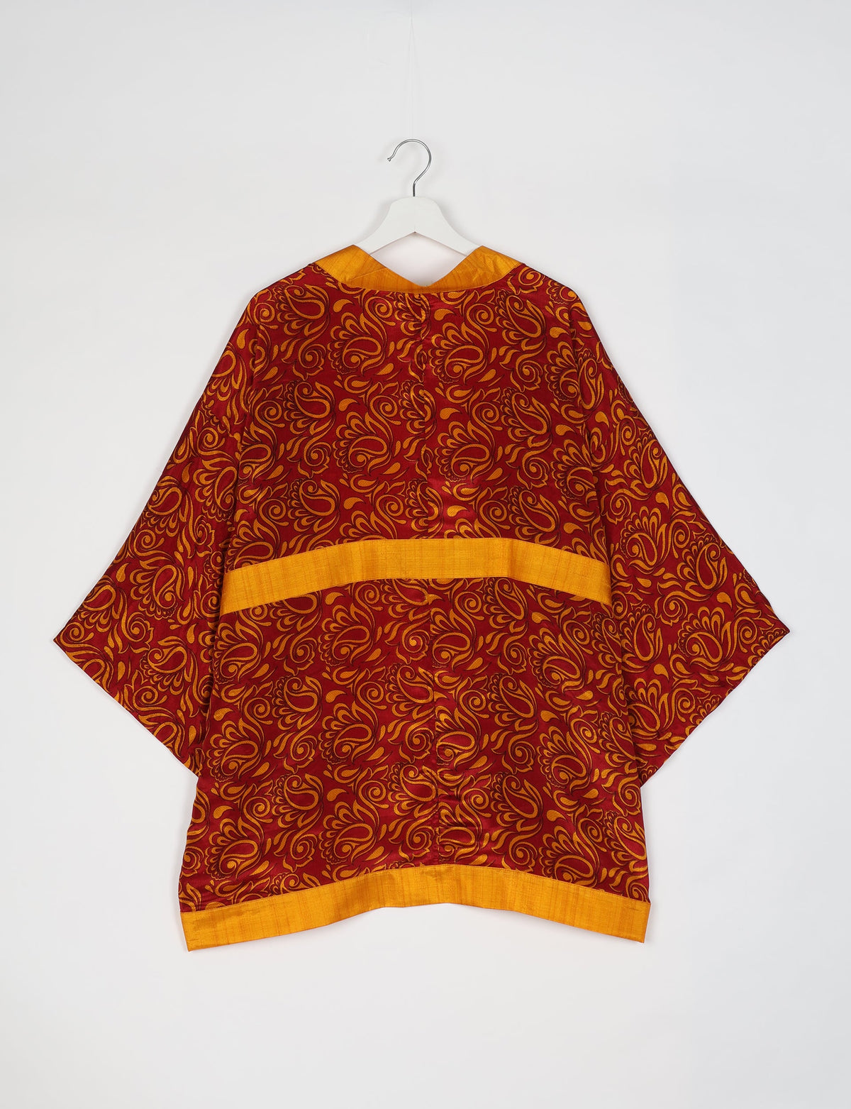 Chic and versatile KIMONO ROBE PRINT with a belt and loose straight-line sleeves. Throw it over swimwear, a t-shirt and shorts, leggings, or jeans for an instant style upgrade. Embrace fashionable versatility with this statement piece.