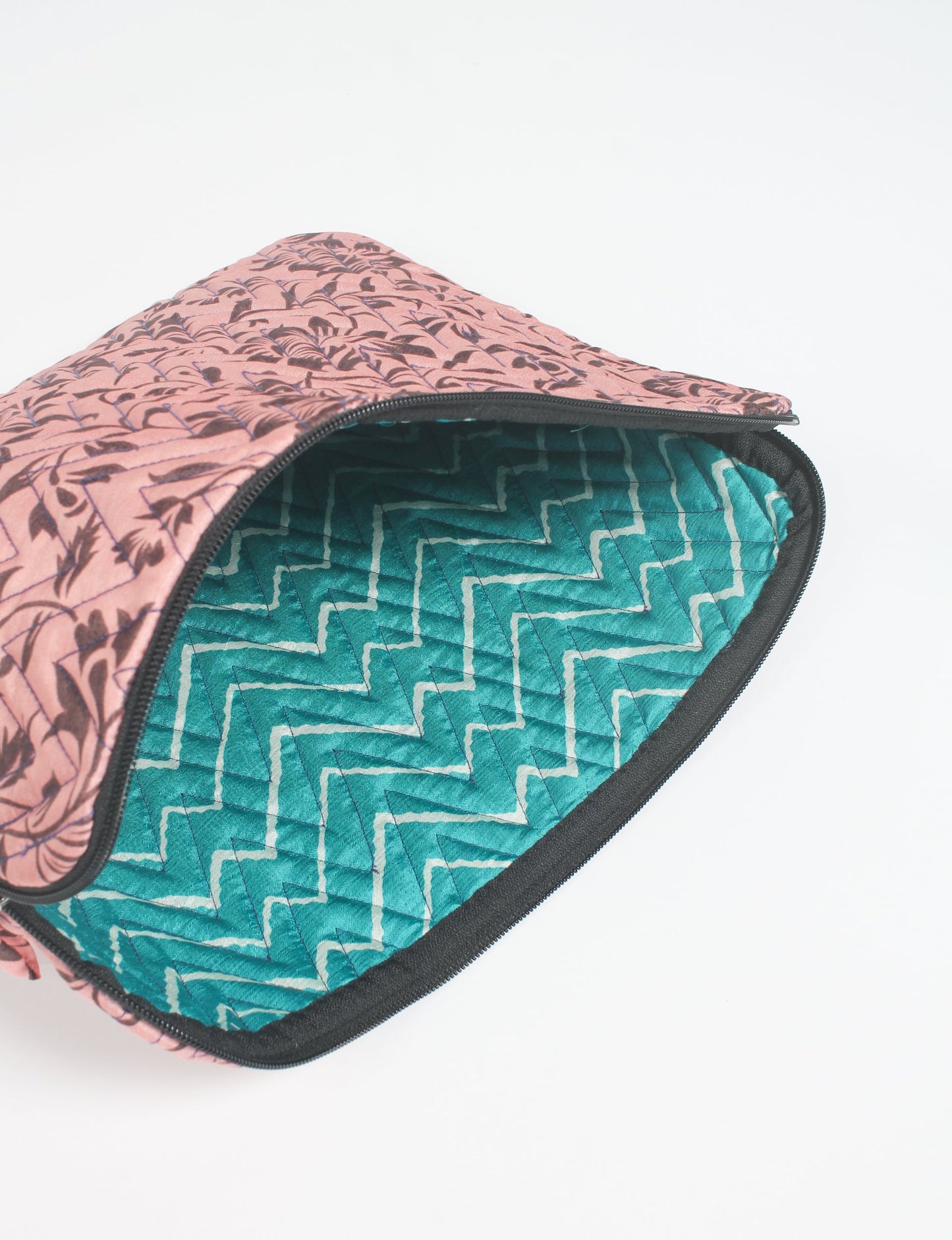 Elevate your tech style with our QUILTED LAPTOP SLEEVE 15-16 inches. Crafted with eco-friendly materials, the quilted design provides cushioning and durable protection for your 15"-16" laptop. Lightweight and stylish, with a secure zipper closure – your ethical choice for sustainable tech storage.