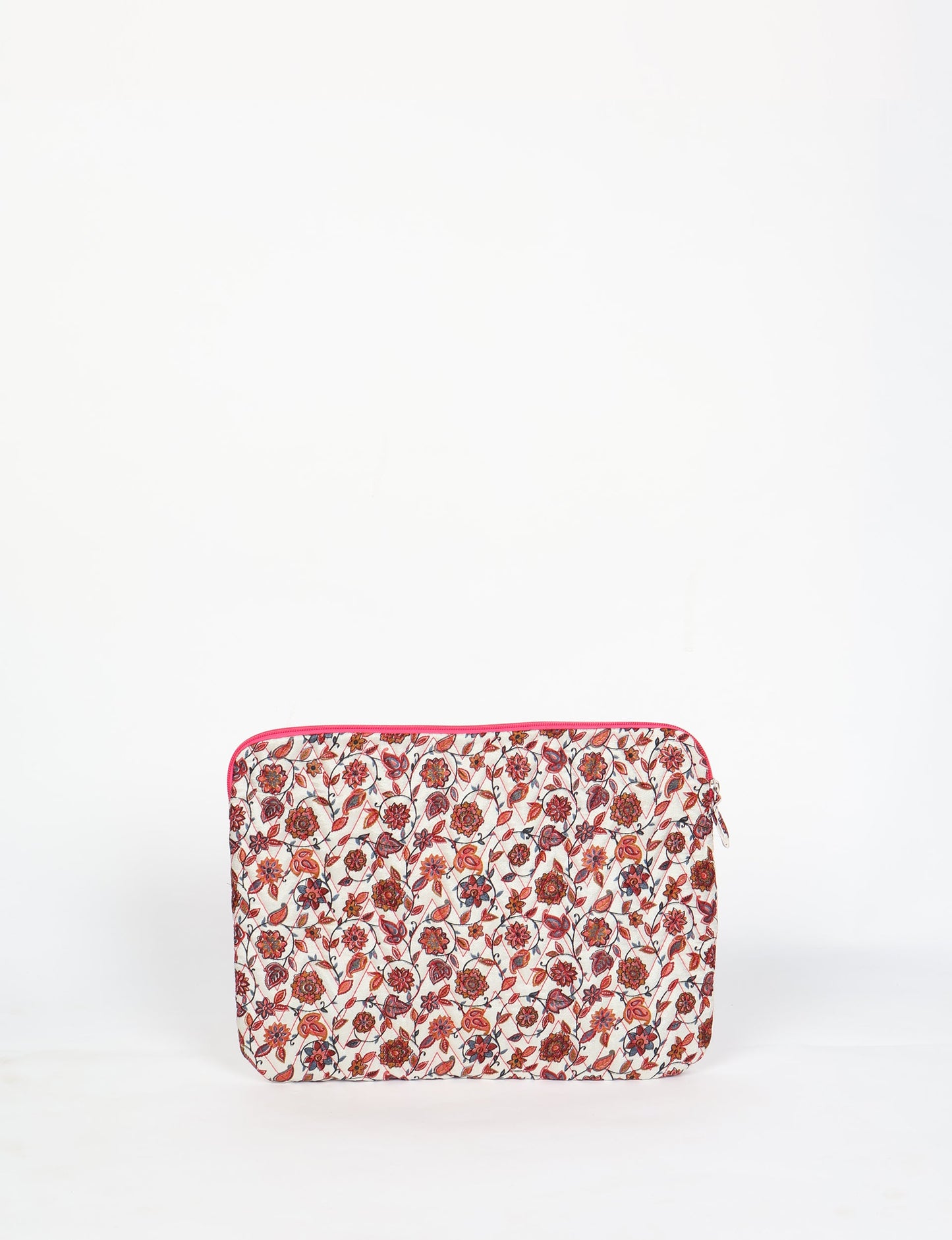 Elevate your tech style with our QUILTED LAPTOP SLEEVE 15-16 inches. Crafted with eco-friendly materials, the quilted design provides cushioning and durable protection for your 15"-16" laptop. Lightweight and stylish, with a secure zipper closure – your ethical choice for sustainable tech storage.