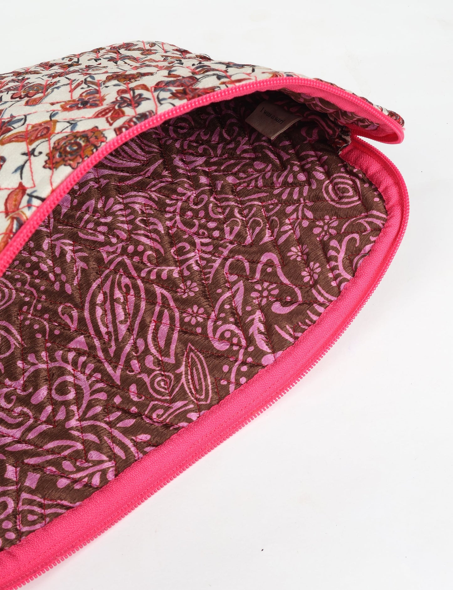 Elevate your tech style with our QUILTED LAPTOP SLEEVE 15-16 inches. Crafted with eco-friendly materials, the quilted design provides cushioning and durable protection for your 15"-16" laptop. Lightweight and stylish, with a secure zipper closure – your ethical choice for sustainable tech storage.