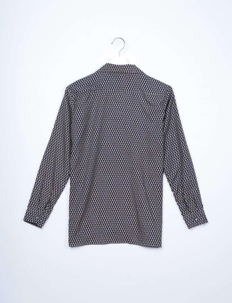 Long-sleeve black resort shirt with beige micro geometric pattern, shown from back on white hanger against white background