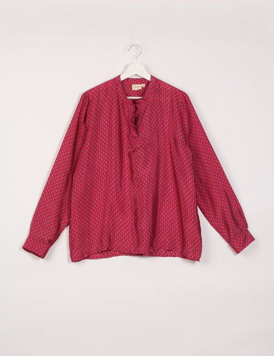 Versatile DAY BLOUSE, a sustainable wardrobe essential with a classic Johnny collar and full sleeves. Lightweight fabric for a comfortable fit, perfect for dressing up or down. Explore ethical clothing and green fashion with this eco-friendly and timeless piece, perfect for any occasion.