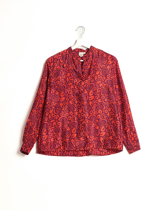 Versatile DAY BLOUSE, a sustainable wardrobe essential with a classic Johnny collar and full sleeves. Lightweight fabric for a comfortable fit, perfect for dressing up or down. Explore ethical clothing and green fashion with this eco-friendly and timeless piece, perfect for any occasion.