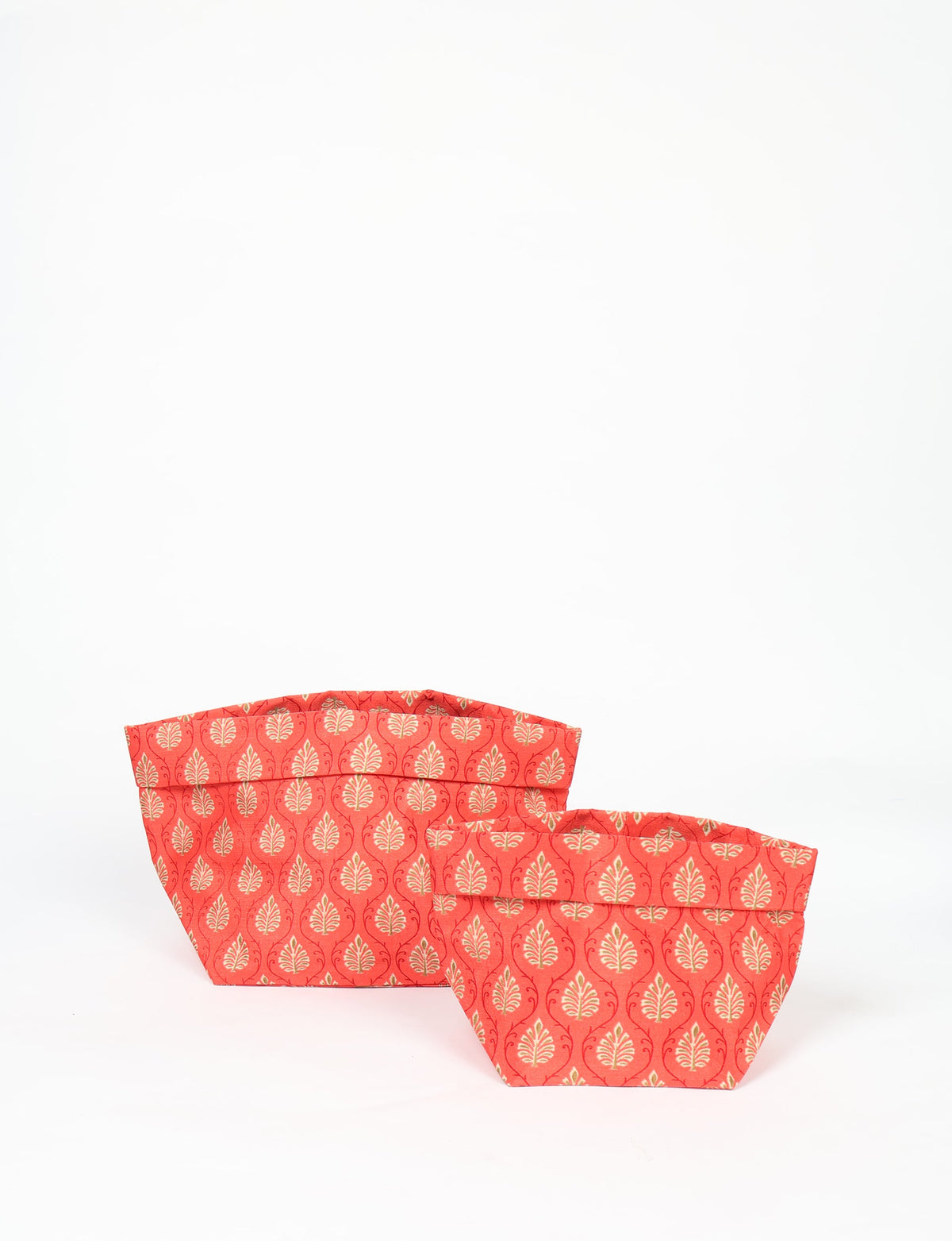 Upgrade your plant aesthetics sustainably with our PLANT POT COVER SET – two handmade covers crafted from preloved saris. Ethical and green, these covers bring eco-friendly charm to your plants and your space.