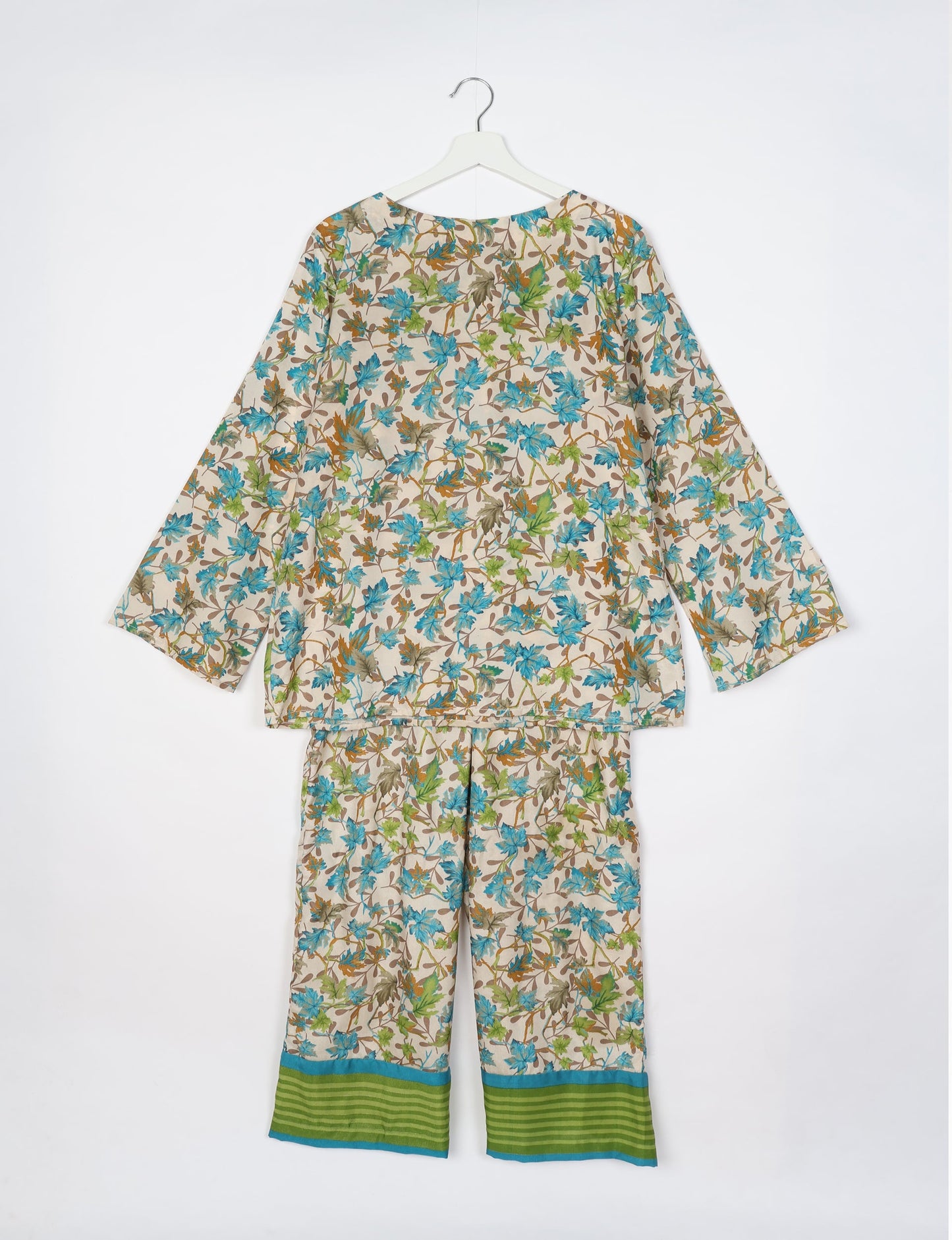 Comfortable and stylish lounge set crafted with care, representing eco clothing, carbon neutral clothing, and repurposed clothing. A co-ord set aligned with conscious clothing, upcycled women’s clothing, and the spirit of the fashion revolution.