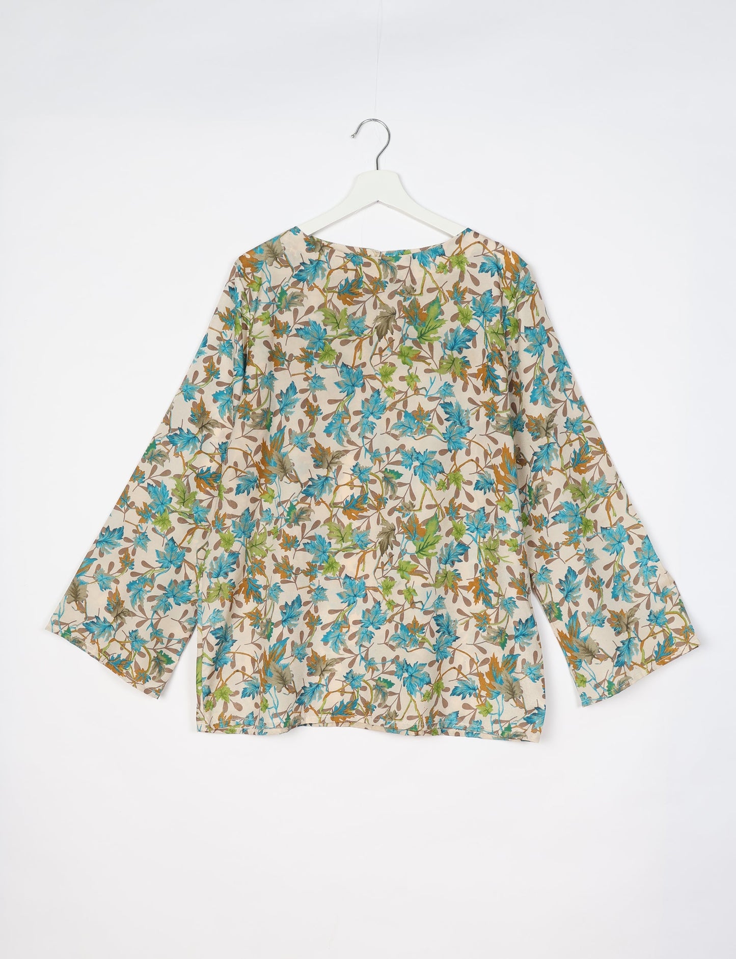 Comfortable and stylish lounge set crafted with care, representing eco clothing, carbon neutral clothing, and repurposed clothing. A co-ord set aligned with conscious clothing, upcycled women’s clothing, and the spirit of the fashion revolution.