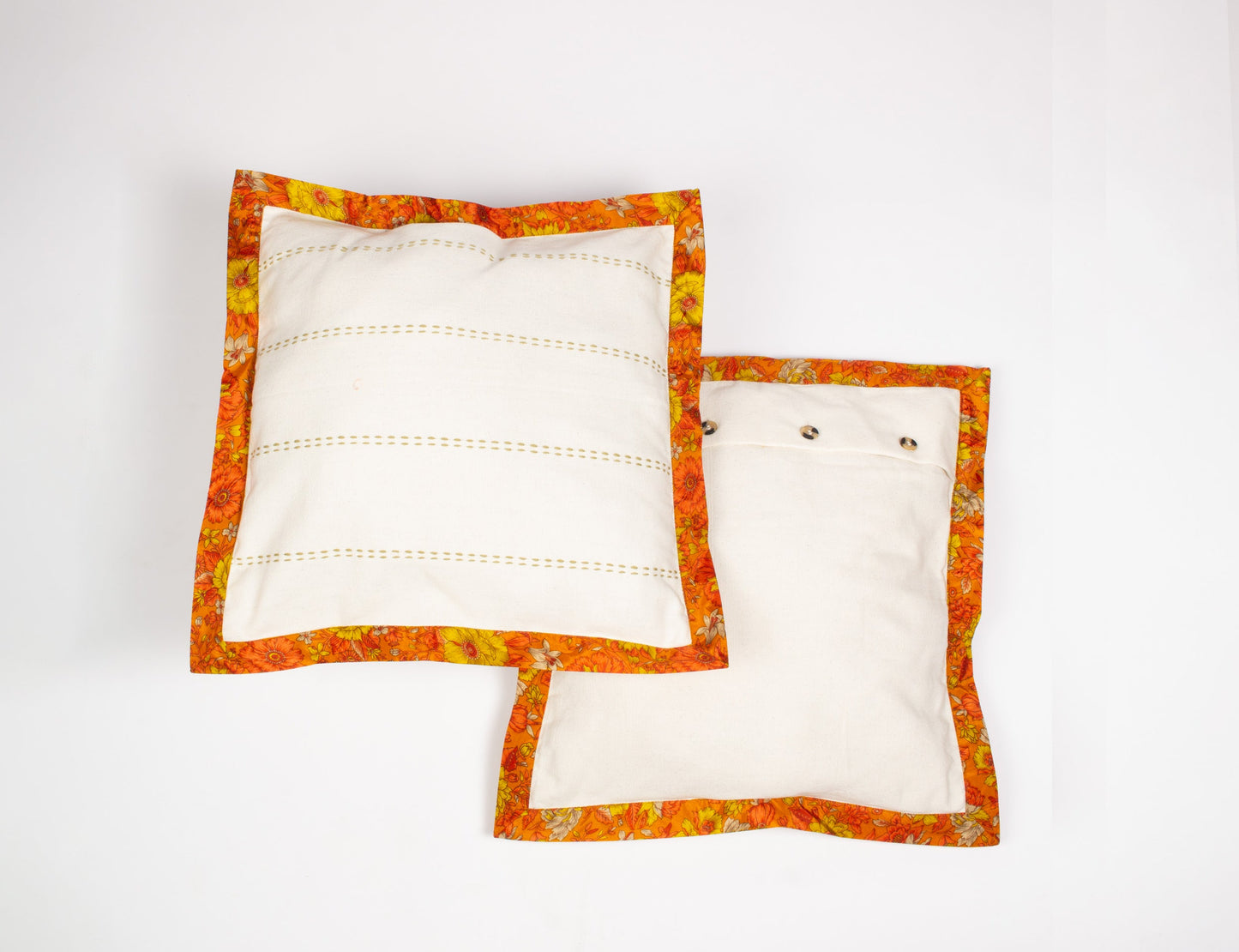 Cotton cushion cover featuring broad sari edging, perfect for sustainable fashion enthusiasts and eco-friendly cloth décor.