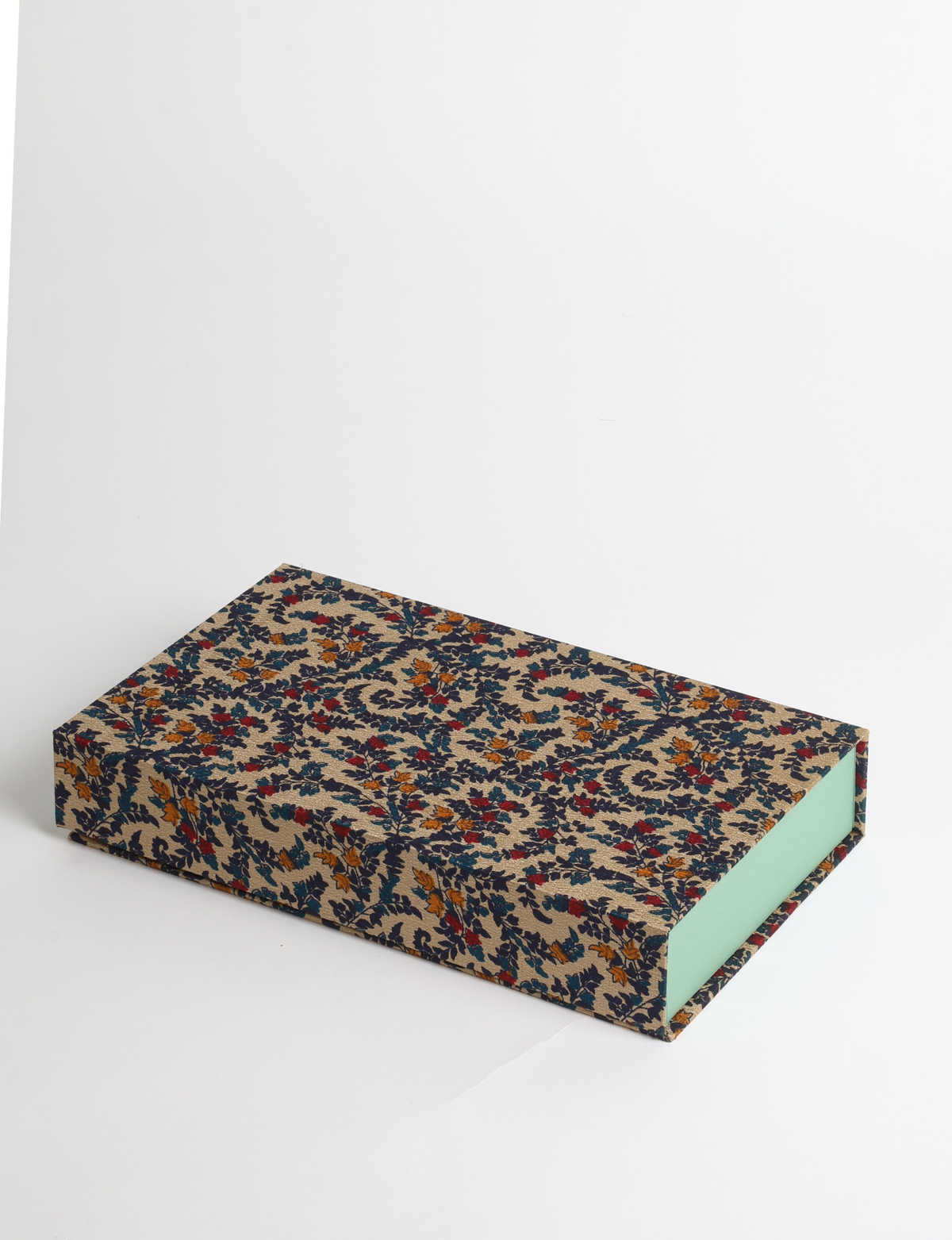 DO GOOD gift box set with hardcover notebook, incense cones, celebration cards with envelopes, and a keepsake box featuring sari detailing.