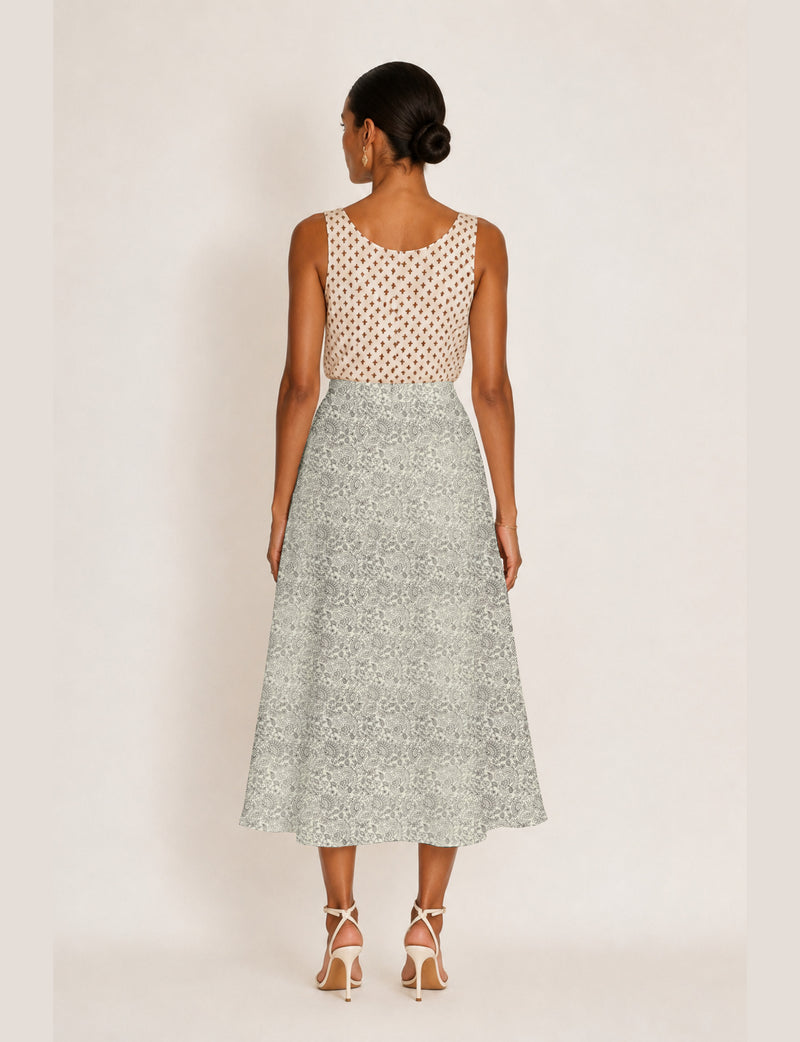 A line skirt with slit - White Paisley