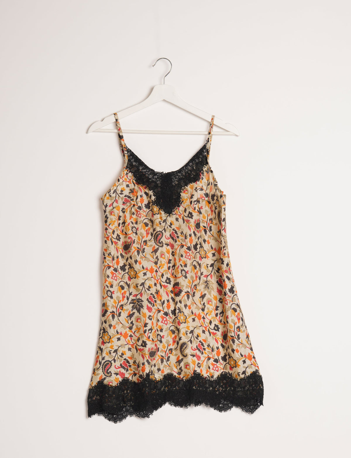Experience nighttime luxury with our NIGHT DRESS – a true sleeping beauty crafted from upcycled sari fabric by dedicated artisans. Seamlessly combining purpose and comfort, these nightdresses offer a relaxed fit and lightweight material, ideal for sleeping, lounging, or enjoying a tranquil moment sipping coffee on your balcony.